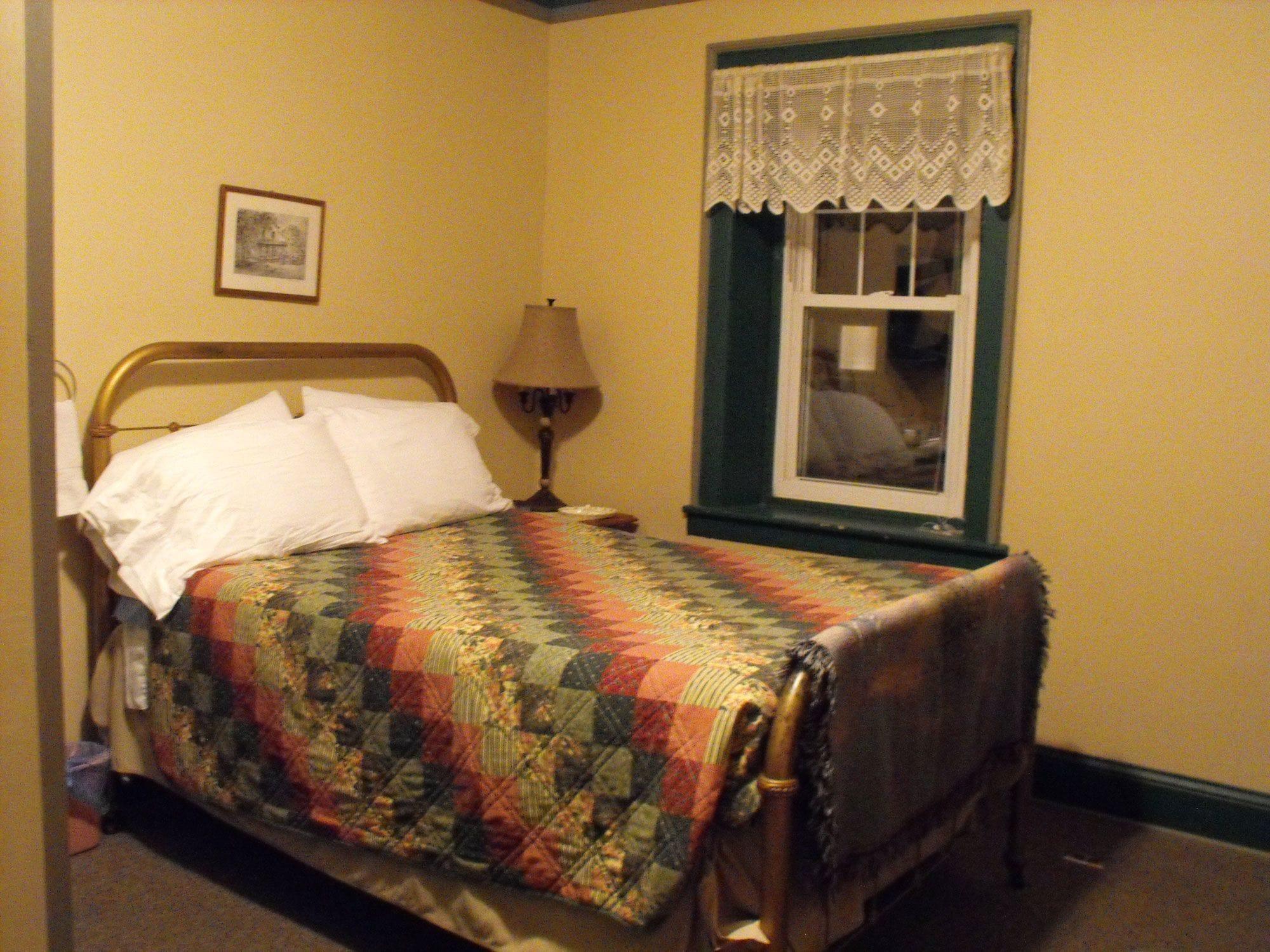 Empire House Hotel Rising Sun ภายนอก รูปภาพ
