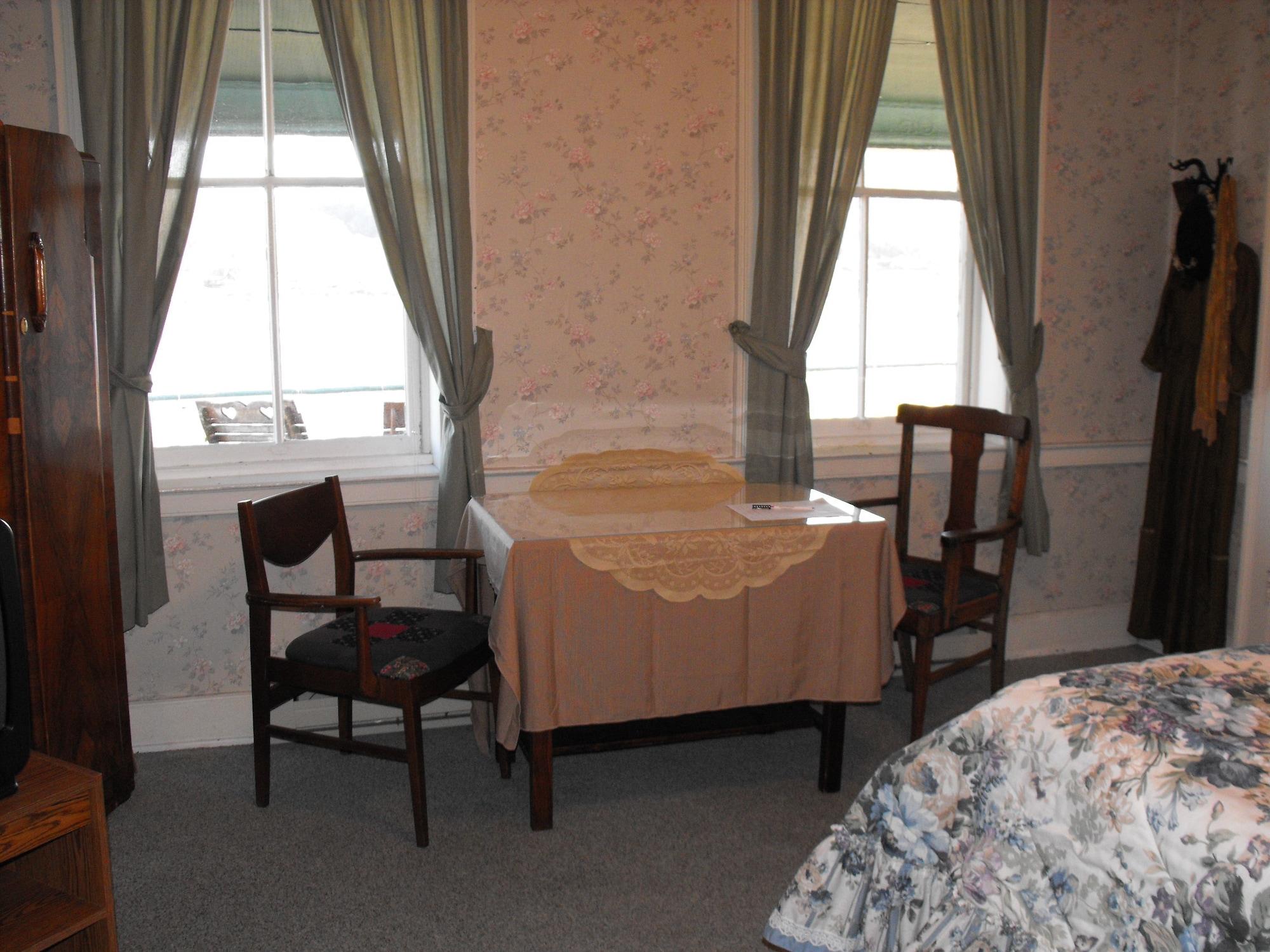 Empire House Hotel Rising Sun ภายนอก รูปภาพ